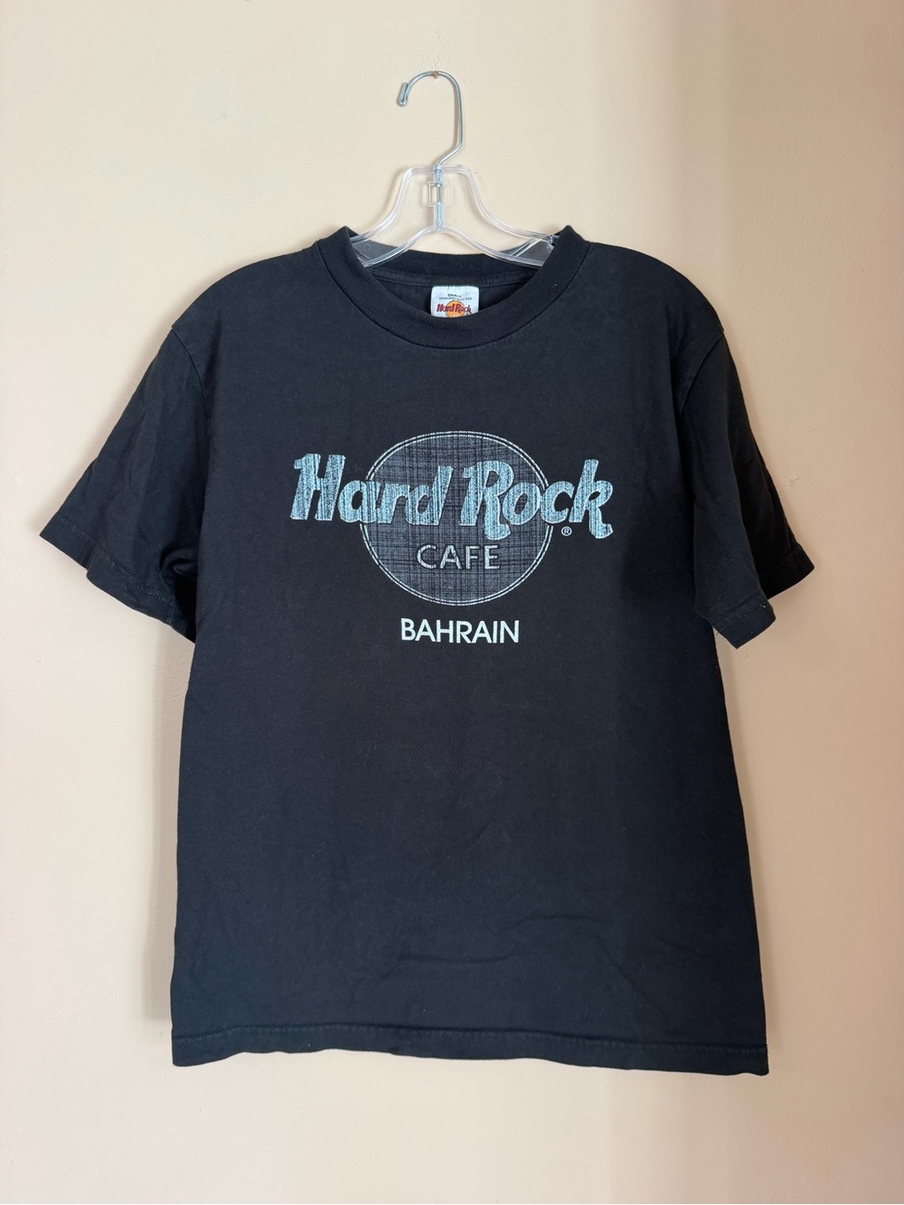 Vintage 2000s Hard Rock Cafe Bahrain T Shirt Men’s Small Black